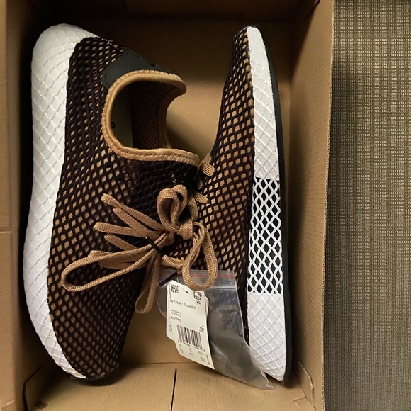 adidas deerupt tan